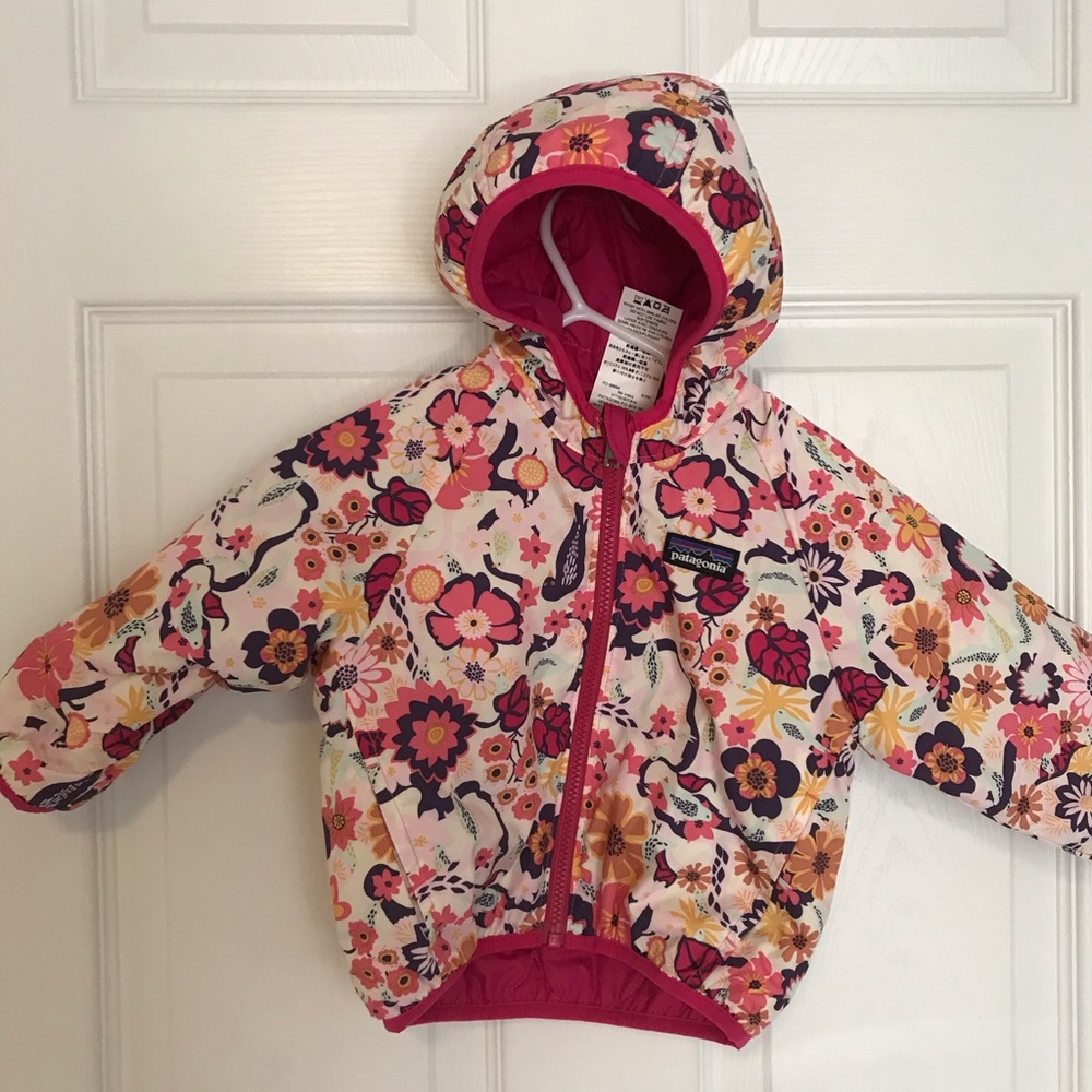 Toddler 6M Patagonia reversible coat with hood.EUC